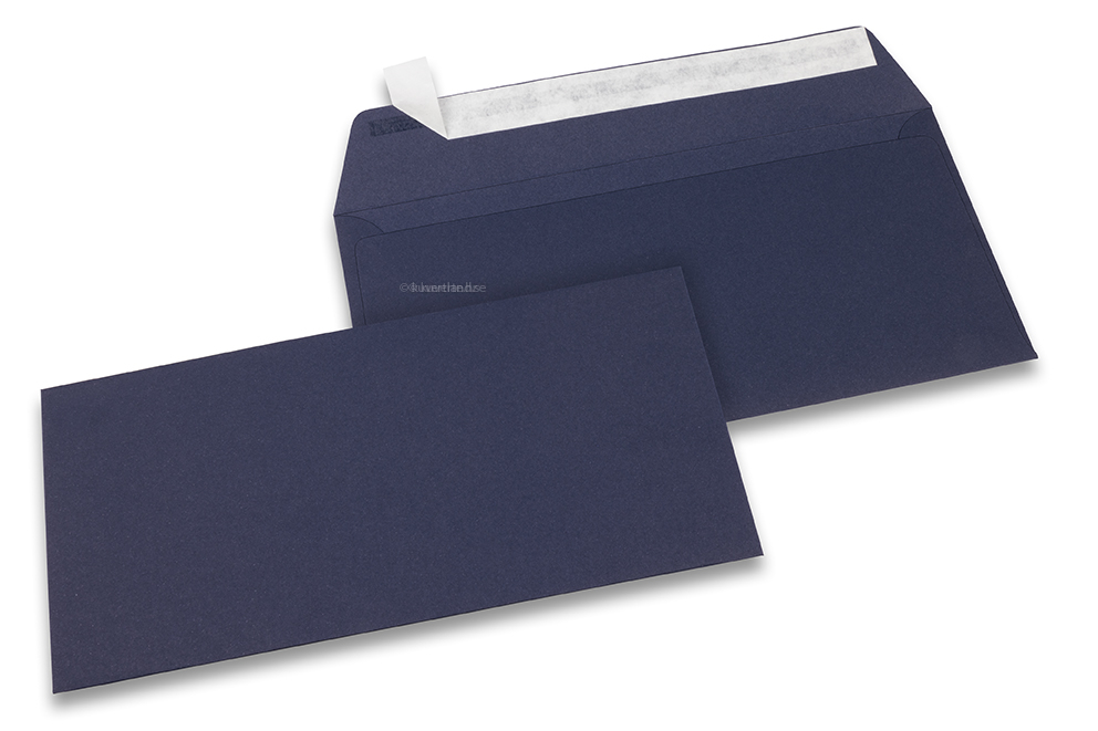 Mörkblåa färgade kuvert av papper - 110 x 220 mm