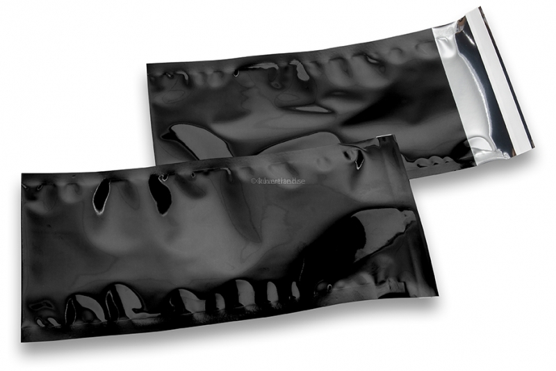 Färgade metalliska foliekuvert svarta - 114 x 229 mm